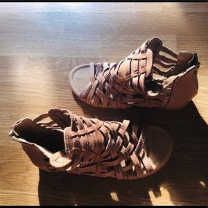 Like new! Leather Gladiator sandals
